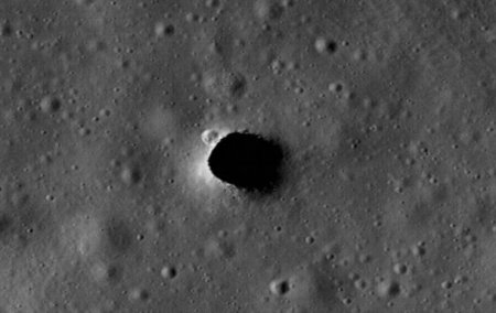 На Луне нашли туннели