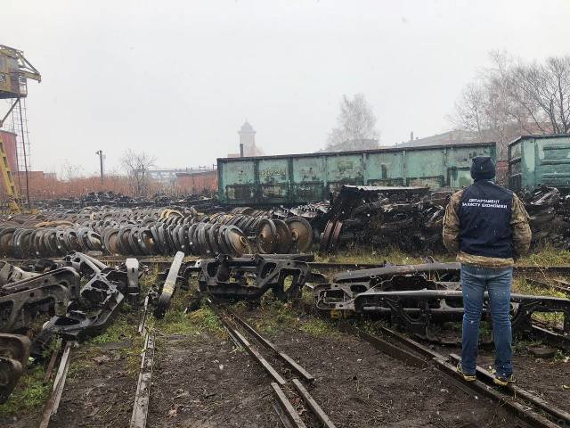 Во Львовской области задержаны работники "Укрзализныци", воровавшие детали тоннами