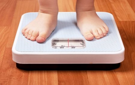 Педиатры назвали главную причину детского ожирения