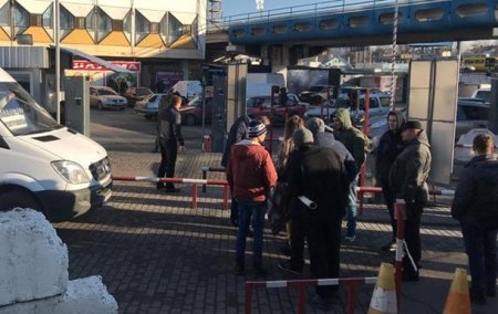 В Днепре бойцы АТО заблокировали автовокзал